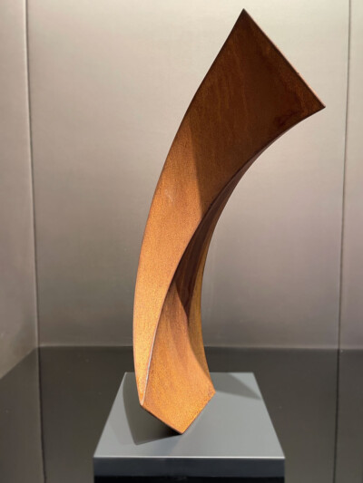 Figuration, 2009 <br> oxidiertes Stahlblech, 46 cm x 26 cm x 15 cm